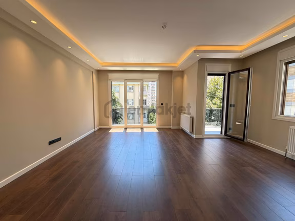 Alkaya'dan Göztepe'de Satılık 2+1 Balkonlu Boş D 2