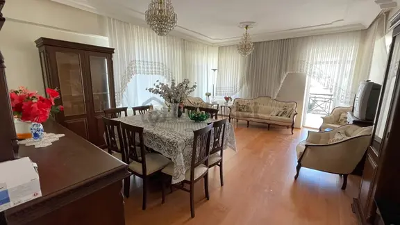 Öğretmenevleri Havuzlu Sitede Kiralık Doğal Gazlı 3+1 Daire 1