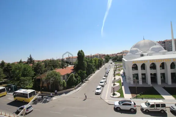 Aksaray Kılıçaslanda Efor Avm Karşısı 3+1 Sobalı Kiralık Dai 1