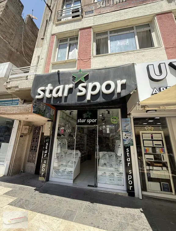 Üniversite Emlaktan Satılık Murtaza Caddesinde Dükkan 1