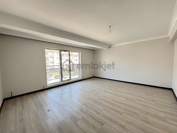 Alaçatı'dan Tamamına Kredili Cadde Üstü Bağ.mut. 3+1 Daire 1
