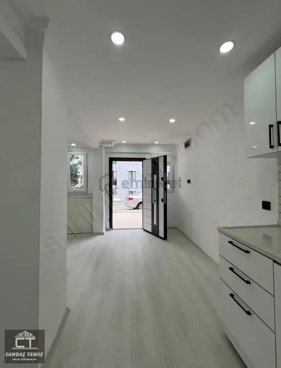 Ct Emlak'tan Altıntepe'de Sahil Ve Min. Yakın 1+0 İskanlı 2