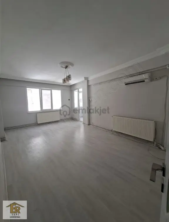 Hisariçi Mahallesinde Çarşı Merkezinde Kiralık 2+1 Arakat Daire 1