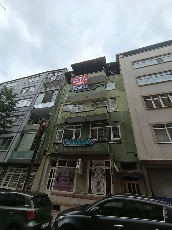 Şehir Merkezinde Yüksek Kira Getirilı Komple Satılık Bina 1