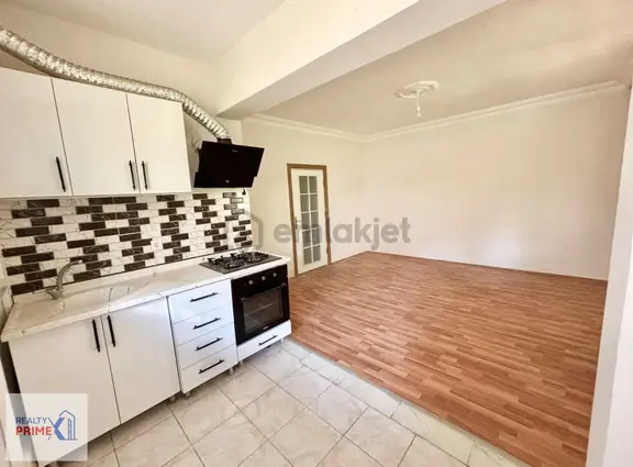 Antalya Kepez Atatürk Mahallesi'nde 3 Cepheli Ferah 2+1 Satılık 2