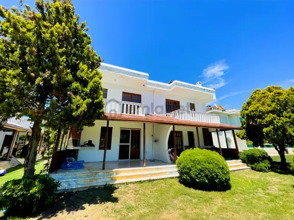 Sahile 100m Mesafede 5+1 Site İçi Havuzlu Villa 2