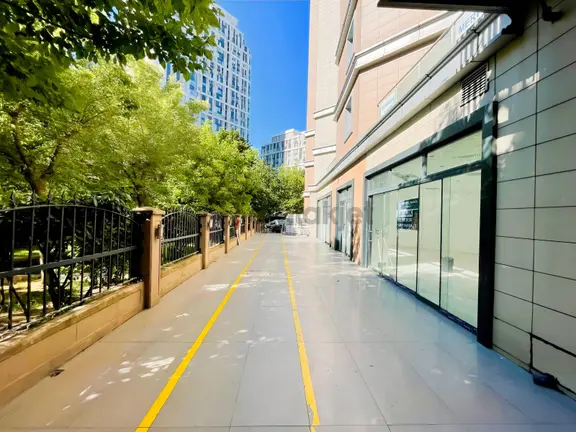 Story 2 Residence Girişi, Park Karşısı 2 Katlı,1200m2 Mağaza 2