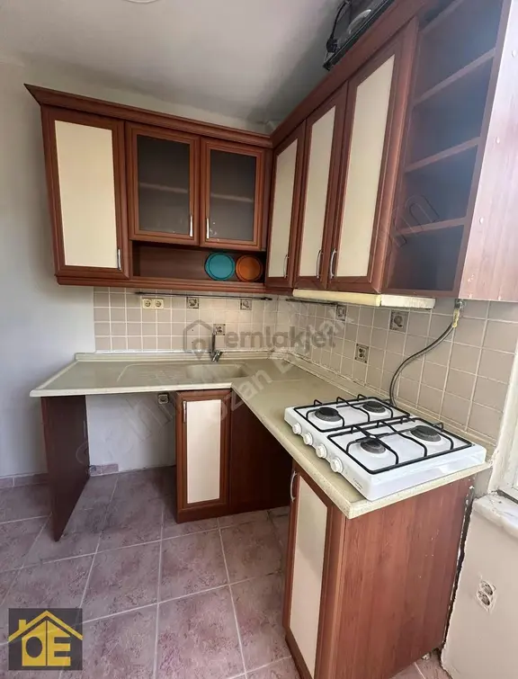 Fatih Şehremini Mevlanakapıda Ara Kat Masrafsız Daire 2