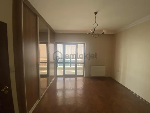 Ümit Mah. Doğa Apt. Metro,gordion Yakını Kiralık 4+1 Daire 2