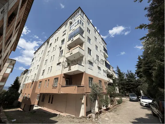 Değirmendere Merkez'de Satılık 3+1 Asansörlü Cam Balkonlu Daire 1