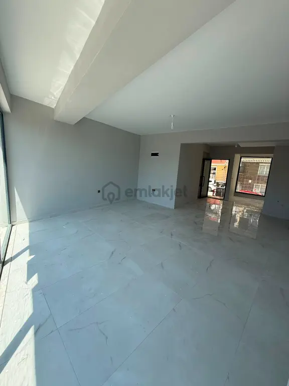 Cerrahpaşa Emlaktan Esenyurt Pınar Mahallesi 50 M² Satılık Sıfır Dükkan 2
