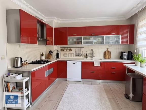 Lara Sahil Bandında Lüks Konforlu Havuzlu Sitede 4+1 Daire 1