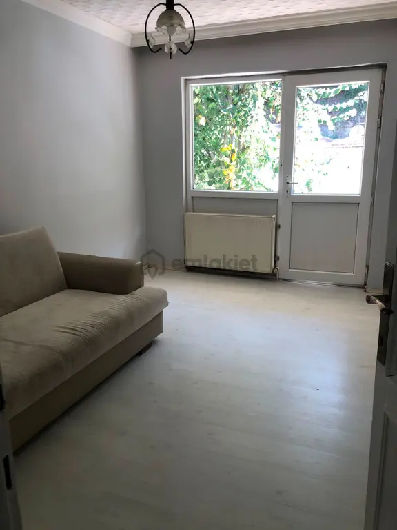 Sarıyer Büyükdere Mahallesinde Kiralık Temiz 1+1 Daire 1