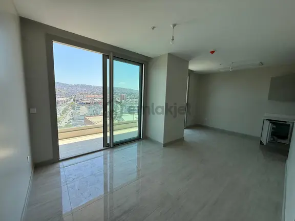 Megapol İzmir'de 1+1 Balkonlu Ofis Ve Daire Kullanımlı Kiralık 2