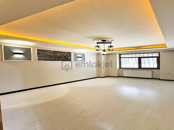 Cadde34'den Merkezi Konumda Eminevim & Fuzuleve Uygun Full Dekorlu 2+1 Yüksek Giriş Satılık Daire 1
