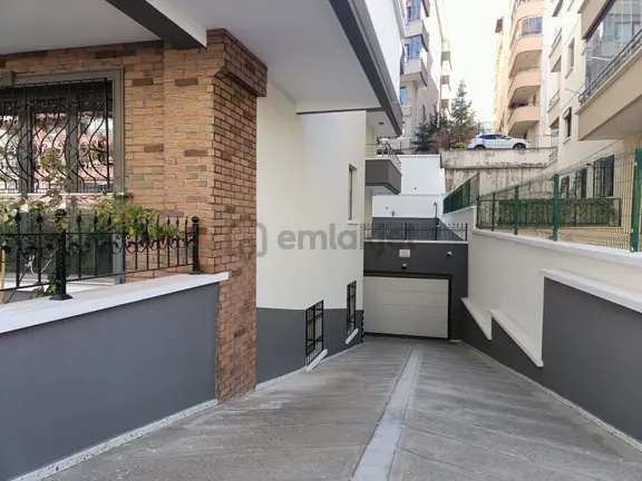 Emaks'tan/kırkonaklarda/nezih Binada/2+1/y.giriş/arka Cephe 1