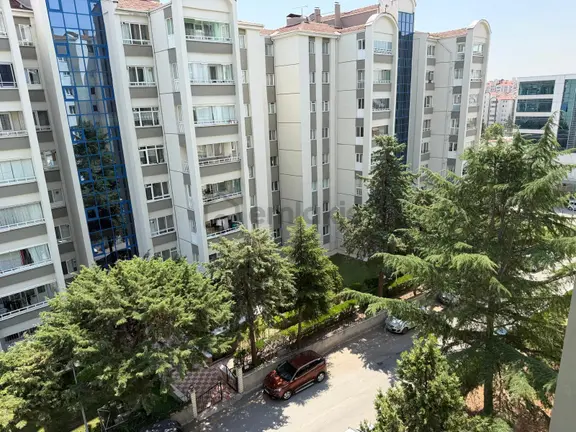 Ulaş Emlak Elvankent'in En Merkez Noktası Site İçi 3. Kat 1