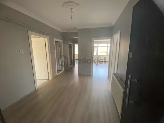 Karamürsel Merkezi Konumda 2+1 Deniz Manzaralı Masrafsız Kiralık 2