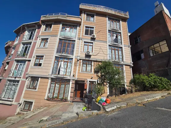 Sütlüce Deniz Manzaralı Bahçekatı 2+1 Geniş 1