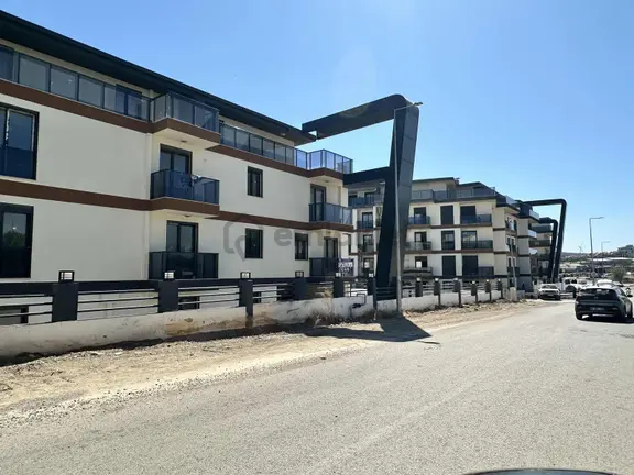 İzmir Ana Caddesi Üzeri Luwi Site İçi 1+1 Kiralık Daire 1