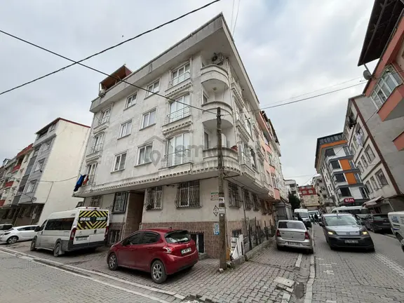 Kıraç İstiklal Mah'de 2+1 95 M² Balkonlu İskanlı Fırsat Arakat 1