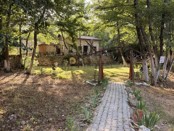 Satılık Dereye Cephe Taş Ev 2