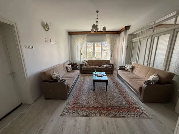 Özçelebi'den Hıdırlık Cadde Üzerinde Eşyalı Kiralık Daire 3+1 1