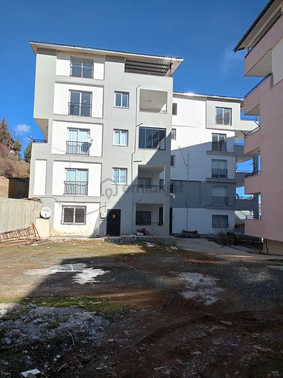 Akçatekir'de Çarşı Merkeze Yakın 2+1 Daire 1