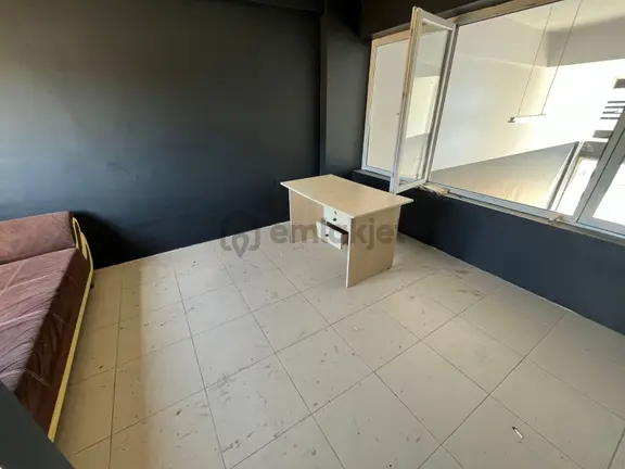 Tuğra'dan Oto Center'da Kiralık Dükkan 2