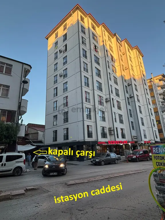 İstasyon Caddesinde Kiralık 2+1 Sıfır Ofis 1