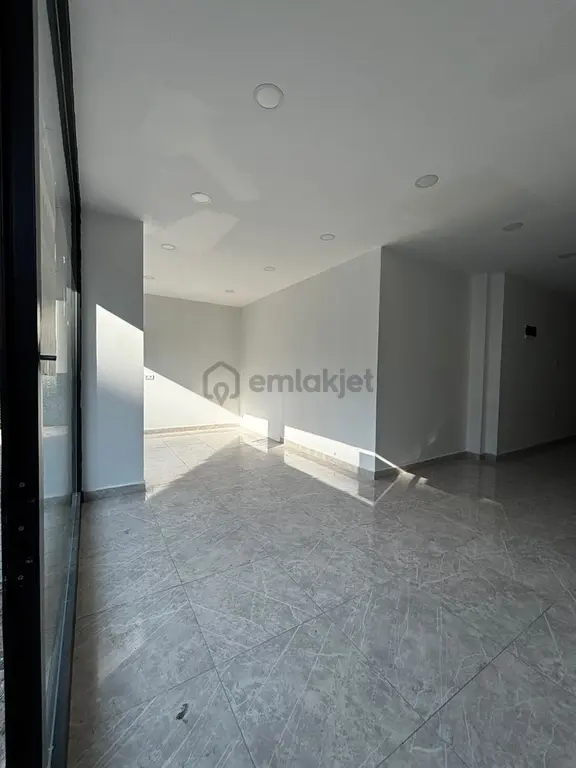 Betül Emlak'tan Sultangazi Eski Habiblerde Kiralık Dükkan 2
