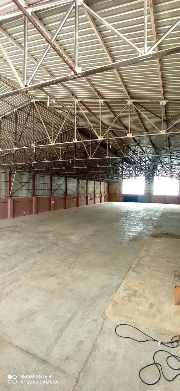 Zorlu Gayrimenkul'den İncirlik'te 2000m2 Kiralık Depo 2