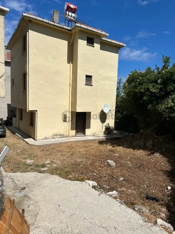 Kastamonu Cide Kumluca Da 3 Katlı Ve Plaja 100 Metre Mesafeden Olan Mükemmel Bir Villa 2