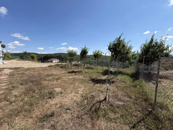 Satılık 1595m² Arsa Üzerinde 3+1 96m² Müstakil Ev Ve Bahçesi 2