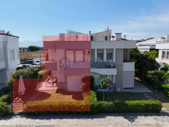 Kuşadası Karaova Mahallesi’nde Köşe Konumlu 3+1 Yazlık 1