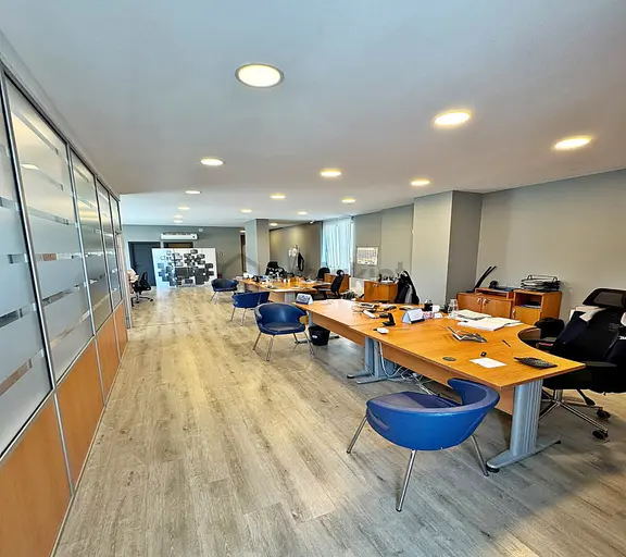 Hastane Arkası İskanlı Yangın Merdivenli 160 M2 Ofis,klinik Uygu 1