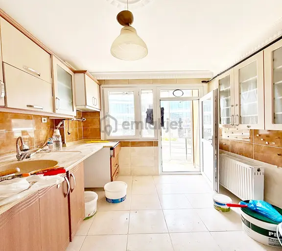 Esenyurt Atatürk Mah. 1.kat 2+1 100m2 Çift Balkonlu 3.600.000 Tl 1