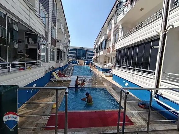 !!!gercek İlan!! Havuzlu Sitede Kombili Petekli Eşyalı 2+1 Daire 2