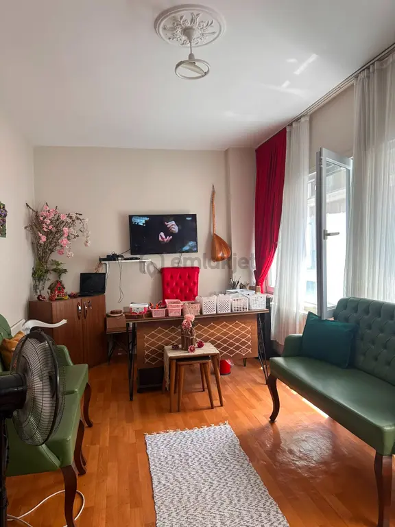 Bakırkoy Zeytinlik Mahallesinde 2+1 Satılık Daire 2