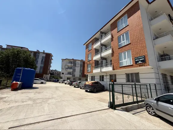 Site İçi-asansörlü-eşyalı Arakat-kiracılı 1+1 Satılık Daire 1