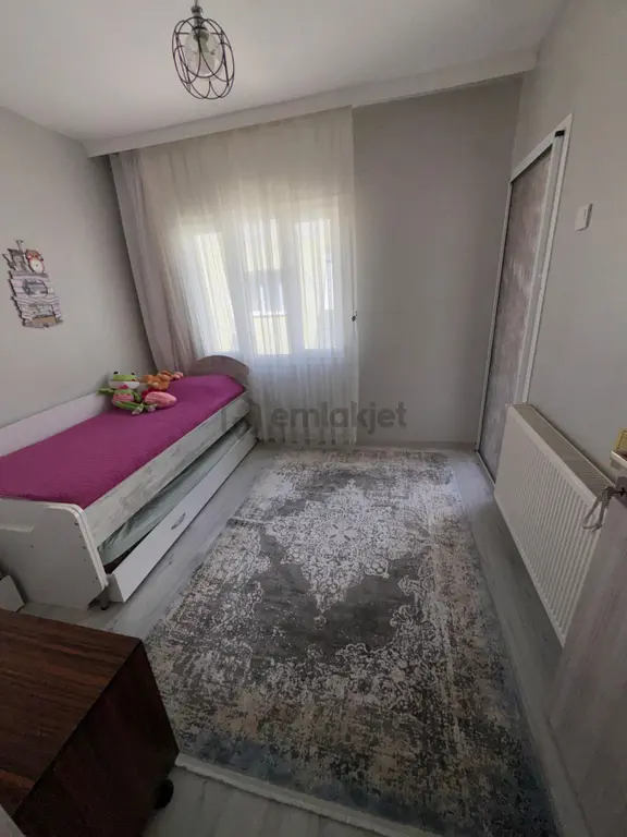 Acil Satılık Turgutlu İstiklal Mahallesinde 95 M2 2+1 Doğalgazlı 3.kat Ara Kat Bakımlı Daire 2