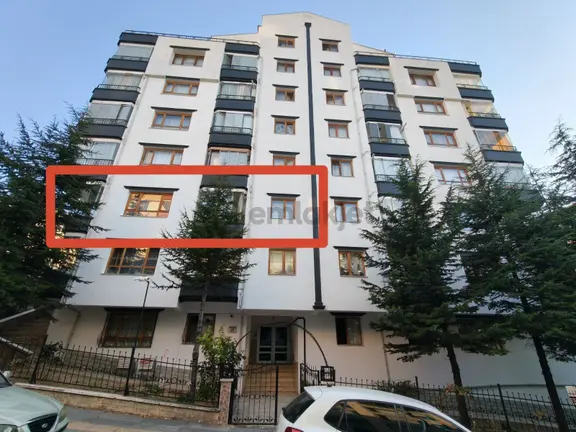 Emaks'tan/gökkuşağında/1.kat Konumunda Yüksek/ferah/3+1 1