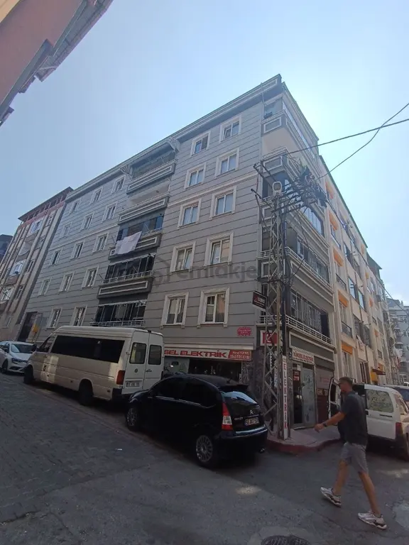 İlkadım Selahiye Mahallesinde Satılık Daire 4+1 1