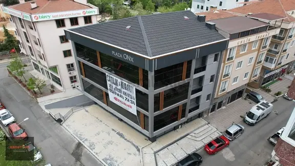 Salih Omurtak'ta İskanlı Sıfır Binada Kiralık Ofis Katları 1