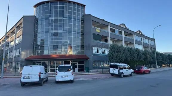 Kosova Mh Kiralık 1+1 Eşyalı Daire Servis Güzergahı Üzerinde 1