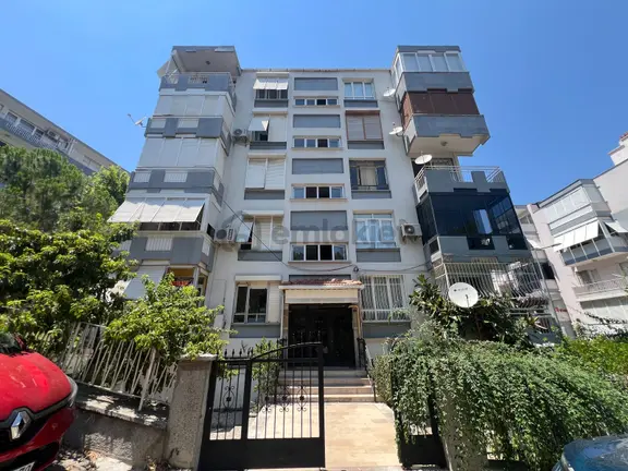 İzmir Demokrasi Üniversitesi Yakınında 3+1 Satılık Daire 1
