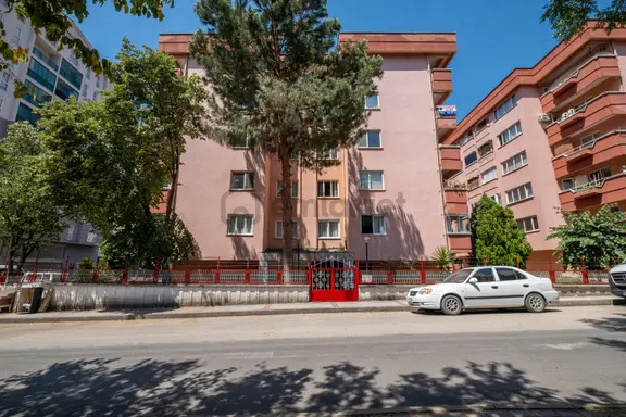 Remax Advantage Arzu Aksaray Gülkent'te Köşe Blokta 3+1 Daıre 2