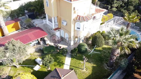 Samos Manzaralı Özel Havuzlu Malikane. Araba Ve Motor İle Birlikte Satılık Yabancıdan 1