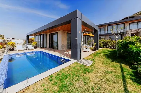 Yalıkavak'ta Deniz Manzaralı Lüks Villa 2