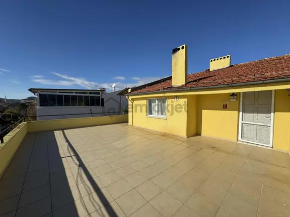 Onmax Öğretmenler'de Satılık 2+2 180 M2 Kat Dubleks Daire 1